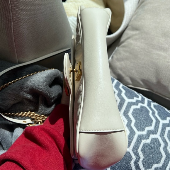 SOLD- AUTHENTIC Gucci Marmont Matelasse Mini in White - Picture 9 of 12